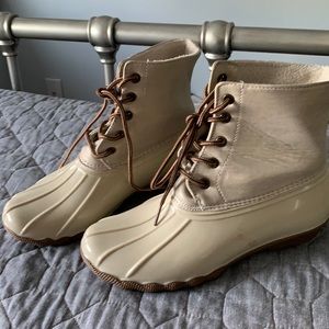 White Jessica Carlyle duck boots